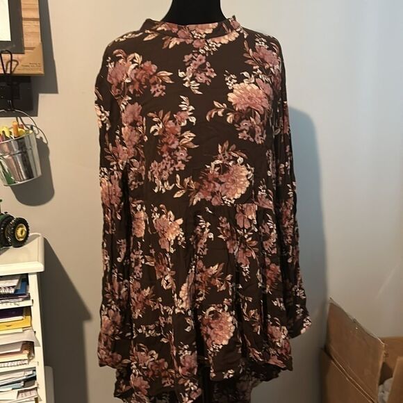 Versona long sleeve Small drop tail shirt A - Picture 6 of 8